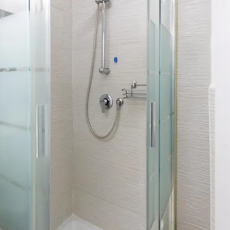 فندق مبيت وإفطار 4 Rent Di Cicchinelli Lorella 3*