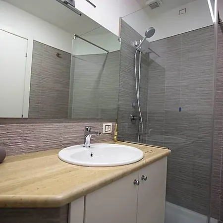 4 Rent Di Cicchinelli Lorella 3*